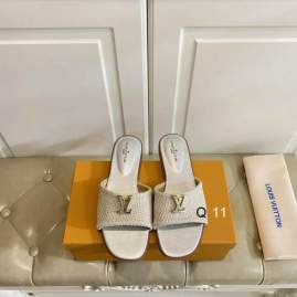 Picture of Louis Vuitton Slippers _SKULVsz35-41Y0126402